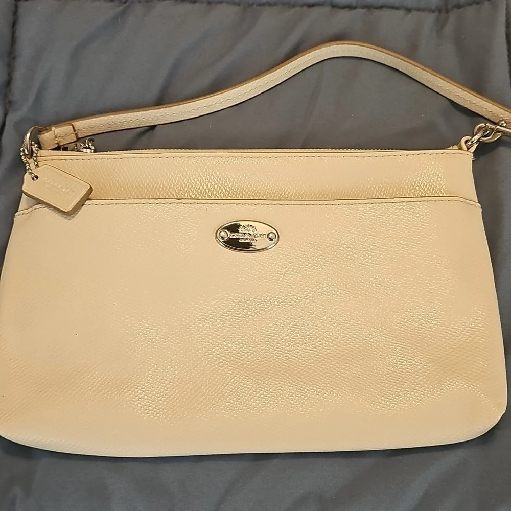 Coach Badlands IVORY CLUTCH SET EXCELLENT CONDITION